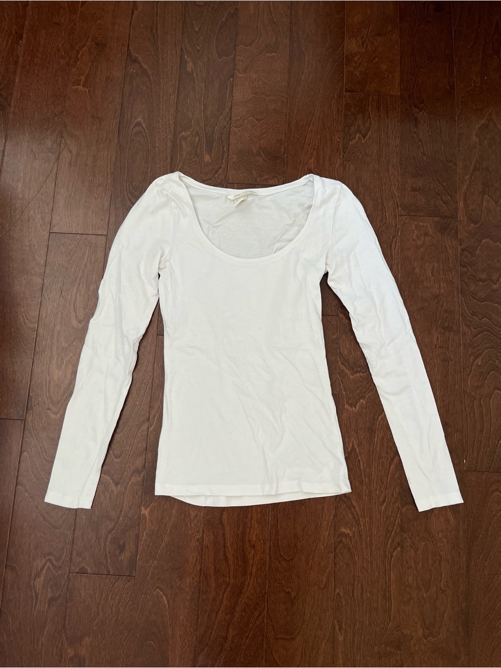 H&M White Long-Sleeve Scoop Round Neck